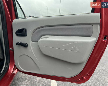 Красный Дачия Logan MCV, объемом двигателя 1.6 л и пробегом 161 тыс. км за 7200 $, фото 14 на Automoto.ua