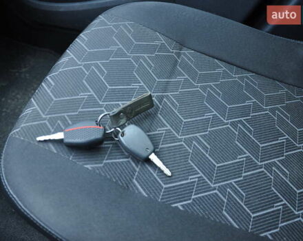 Червоний Дачія Logan MCV, об'ємом двигуна 1.6 л та пробігом 90 тис. км за 7500 $, фото 34 на Automoto.ua