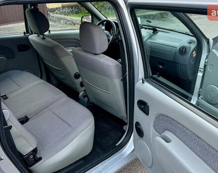 Сірий Дачія Logan MCV, об'ємом двигуна 1.6 л та пробігом 202 тис. км за 4400 $, фото 12 на Automoto.ua