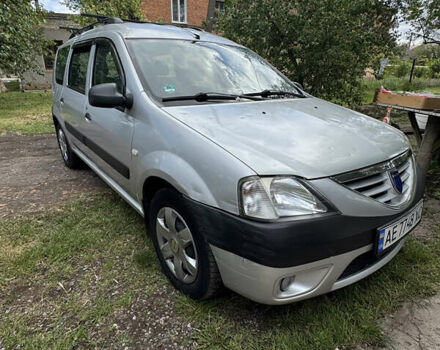 Серый Дачия Logan MCV, объемом двигателя 1.6 л и пробегом 211 тыс. км за 4300 $, фото 3 на Automoto.ua