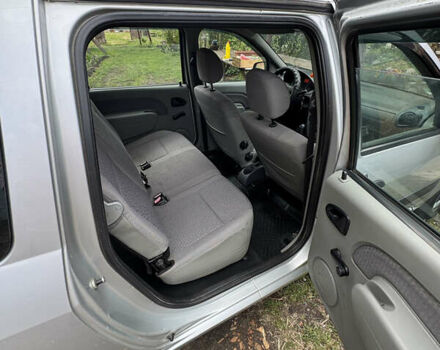 Серый Дачия Logan MCV, объемом двигателя 1.6 л и пробегом 211 тыс. км за 4300 $, фото 12 на Automoto.ua