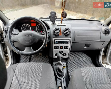 Серый Дачия Logan MCV, объемом двигателя 1.6 л и пробегом 214 тыс. км за 5000 $, фото 7 на Automoto.ua