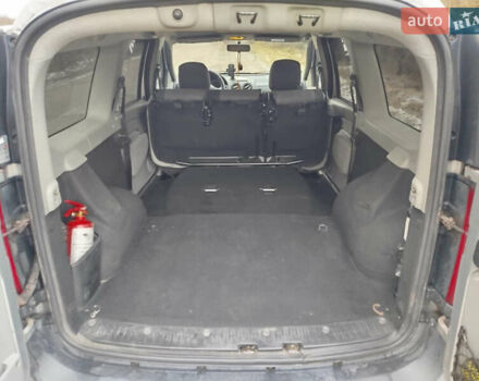 Серый Дачия Logan MCV, объемом двигателя 1.6 л и пробегом 214 тыс. км за 5000 $, фото 10 на Automoto.ua