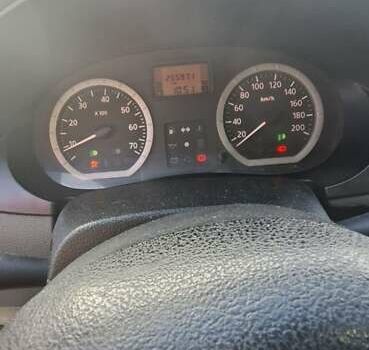 Серый Дачия Logan MCV, объемом двигателя 1.6 л и пробегом 256 тыс. км за 4100 $, фото 2 на Automoto.ua