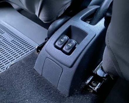 Серый Дачия Logan MCV, объемом двигателя 1.6 л и пробегом 196 тыс. км за 3900 $, фото 6 на Automoto.ua