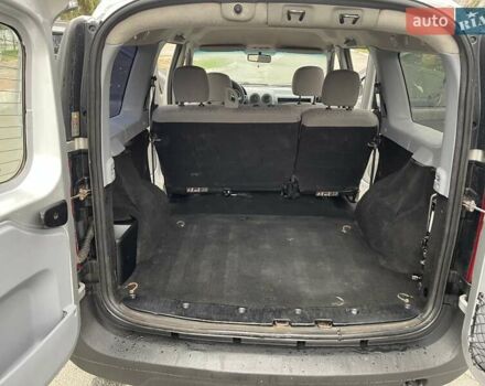 Сірий Дачія Logan MCV, об'ємом двигуна 1.6 л та пробігом 196 тис. км за 4100 $, фото 19 на Automoto.ua