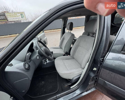 Серый Дачия Logan MCV, объемом двигателя 1.6 л и пробегом 167 тыс. км за 4650 $, фото 14 на Automoto.ua