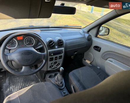 Серый Дачия Logan MCV, объемом двигателя 1.6 л и пробегом 313 тыс. км за 2999 $, фото 11 на Automoto.ua