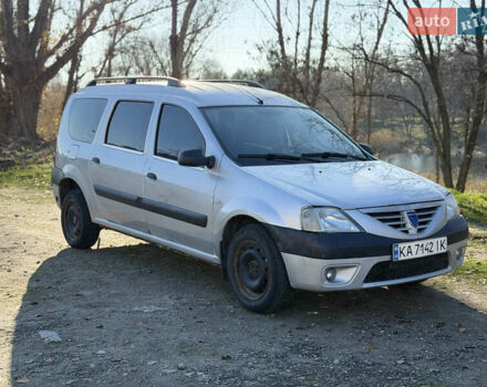 Серый Дачия Logan MCV, объемом двигателя 1.6 л и пробегом 313 тыс. км за 2999 $, фото 2 на Automoto.ua