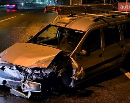 Серый Дачия Logan MCV, объемом двигателя 1.6 л и пробегом 276 тыс. км за 2100 $, фото 3 на Automoto.ua