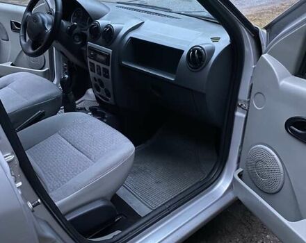 Серый Дачия Logan MCV, объемом двигателя 1.6 л и пробегом 196 тыс. км за 3900 $, фото 3 на Automoto.ua