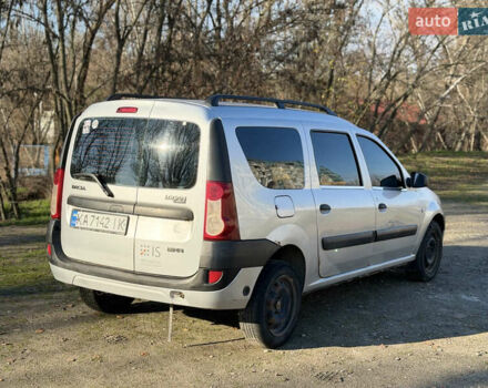 Серый Дачия Logan MCV, объемом двигателя 1.6 л и пробегом 313 тыс. км за 2999 $, фото 4 на Automoto.ua