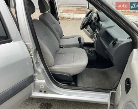 Сірий Дачія Logan MCV, об'ємом двигуна 1.6 л та пробігом 196 тис. км за 4100 $, фото 17 на Automoto.ua