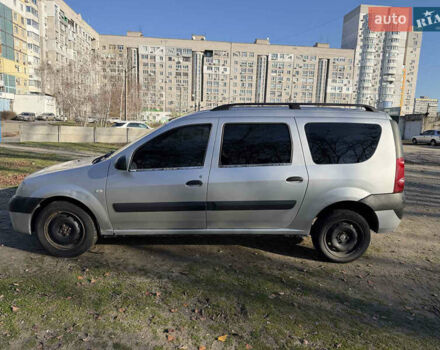 Серый Дачия Logan MCV, объемом двигателя 1.6 л и пробегом 313 тыс. км за 2999 $, фото 7 на Automoto.ua