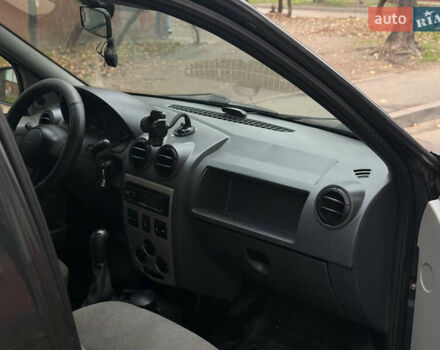 Сірий Дачія Logan MCV, об'ємом двигуна 1.6 л та пробігом 256 тис. км за 3950 $, фото 6 на Automoto.ua