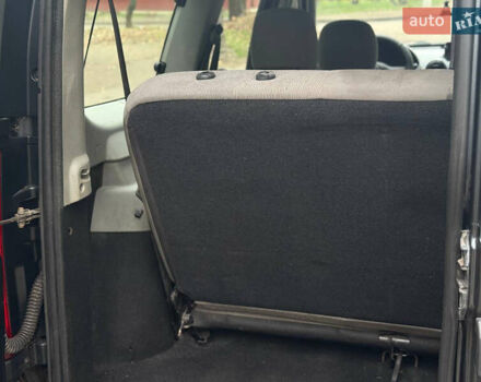 Сірий Дачія Logan MCV, об'ємом двигуна 1.6 л та пробігом 256 тис. км за 3950 $, фото 8 на Automoto.ua