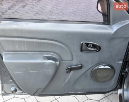 Серый Дачия Logan MCV, объемом двигателя 1.6 л и пробегом 248 тыс. км за 3200 $, фото 13 на Automoto.ua