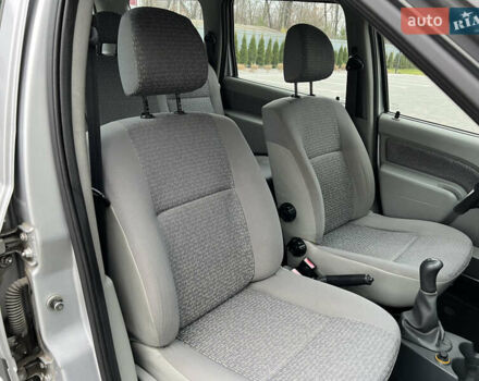 Серый Дачия Logan MCV, объемом двигателя 1.6 л и пробегом 245 тыс. км за 4999 $, фото 55 на Automoto.ua