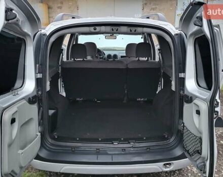 Сірий Дачія Logan MCV, об'ємом двигуна 1.6 л та пробігом 164 тис. км за 5300 $, фото 4 на Automoto.ua