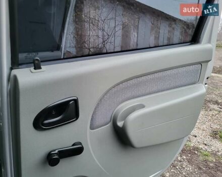 Сірий Дачія Logan MCV, об'ємом двигуна 1.6 л та пробігом 164 тис. км за 5300 $, фото 10 на Automoto.ua