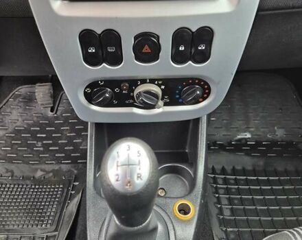 Серый Дачия Logan MCV, объемом двигателя 1.6 л и пробегом 174 тыс. км за 5950 $, фото 59 на Automoto.ua