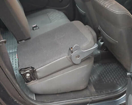 Сірий Дачія Logan MCV, об'ємом двигуна 1.6 л та пробігом 286 тис. км за 6650 $, фото 40 на Automoto.ua