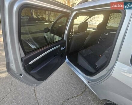 Серый Дачия Logan MCV, объемом двигателя 1.6 л и пробегом 196 тыс. км за 5850 $, фото 49 на Automoto.ua