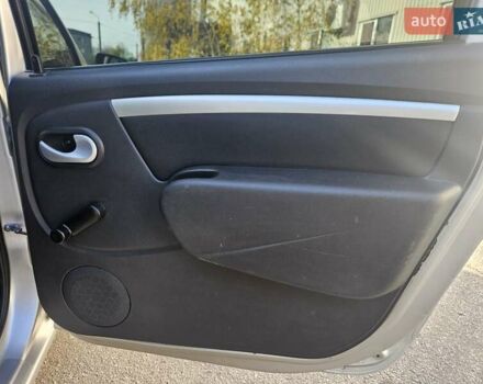 Серый Дачия Logan MCV, объемом двигателя 1.6 л и пробегом 196 тыс. км за 5850 $, фото 43 на Automoto.ua