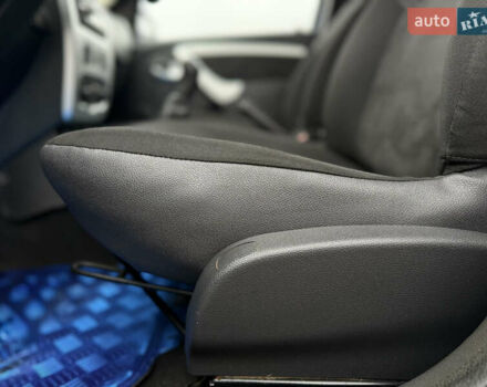 Синий Дачия Logan MCV, объемом двигателя 1.6 л и пробегом 200 тыс. км за 6400 $, фото 51 на Automoto.ua