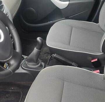 Синий Дачия Logan MCV, объемом двигателя 1.6 л и пробегом 195 тыс. км за 5963 $, фото 5 на Automoto.ua