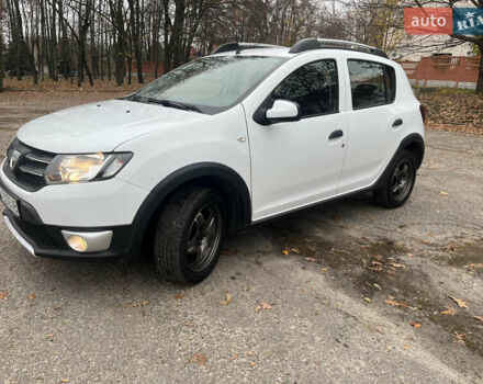Белый Дачия Sandero StepWay, объемом двигателя 0.9 л и пробегом 217 тыс. км за 5500 $, фото 2 на Automoto.ua