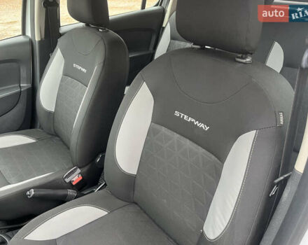 Белый Дачия Sandero StepWay, объемом двигателя 0.9 л и пробегом 217 тыс. км за 5500 $, фото 12 на Automoto.ua