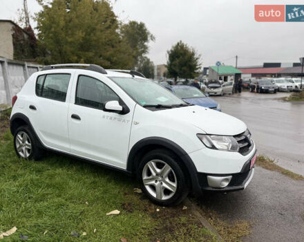 Дачия Sandero StepWay 2015 в Нововолынск на Automoto.ua Белый Дачия Sandero StepWay, объемом двигателя 0.9 л и пробегом 190 тыс. км за 6800 $, фото 4 на Automoto.ua