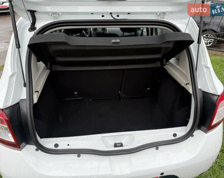 Дачия Sandero StepWay 2015 в Нововолынск на Automoto.ua Белый Дачия Sandero StepWay, объемом двигателя 0.9 л и пробегом 190 тыс. км за 6800 $, фото 7 на Automoto.ua