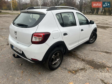 Белый Дачия Sandero StepWay, объемом двигателя 0.9 л и пробегом 217 тыс. км за 5500 $, фото 1 на Automoto.ua