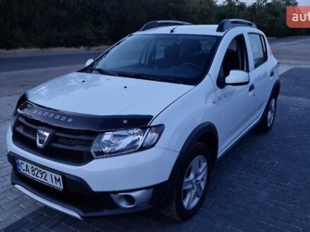 Дачія Sandero StepWay 2015 у Кропивницькому (Кіровограді) на Automoto.ua Білий Дачія Sandero StepWay, об'ємом двигуна 1.5 л та пробігом 192 тис. км за 8800 $, фото 1 на Automoto.ua