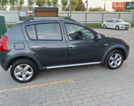 Черный Дачия Sandero StepWay, объемом двигателя 1.6 л и пробегом 155 тыс. км за 6200 $, фото 6 на Automoto.ua