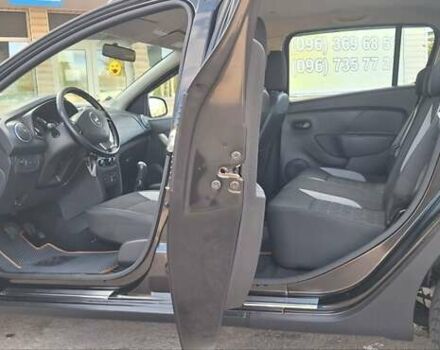 Черный Дачия Sandero StepWay, объемом двигателя 1.5 л и пробегом 184 тыс. км за 8300 $, фото 9 на Automoto.ua