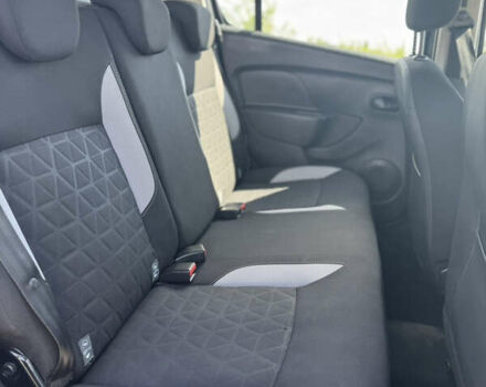 Черный Дачия Sandero StepWay, объемом двигателя 0.9 л и пробегом 73 тыс. км за 8400 $, фото 9 на Automoto.ua