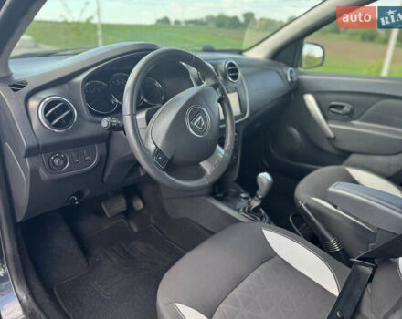Черный Дачия Sandero StepWay, объемом двигателя 0.9 л и пробегом 73 тыс. км за 8400 $, фото 4 на Automoto.ua