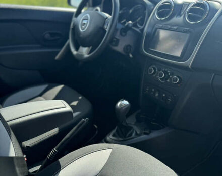 Черный Дачия Sandero StepWay, объемом двигателя 0.9 л и пробегом 73 тыс. км за 8400 $, фото 3 на Automoto.ua