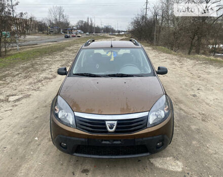 Коричневый Дачия Sandero StepWay, объемом двигателя 1.6 л и пробегом 109 тыс. км за 5900 $, фото 1 на Automoto.ua