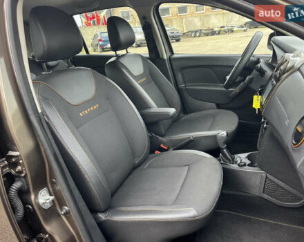 Коричневый Дачия Sandero StepWay, объемом двигателя 0.9 л и пробегом 137 тыс. км за 8699 $, фото 33 на Automoto.ua