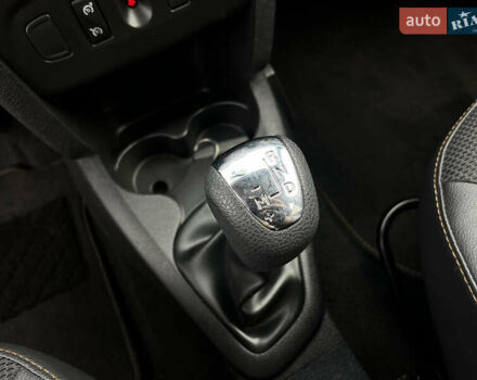 Коричневый Дачия Sandero StepWay, объемом двигателя 0.9 л и пробегом 137 тыс. км за 8699 $, фото 28 на Automoto.ua