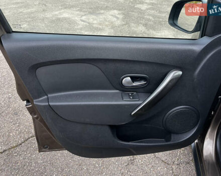 Коричневый Дачия Sandero StepWay, объемом двигателя 0.9 л и пробегом 137 тыс. км за 8699 $, фото 20 на Automoto.ua