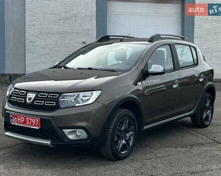 Коричневый Дачия Sandero StepWay, объемом двигателя 0.9 л и пробегом 137 тыс. км за 8699 $, фото 1 на Automoto.ua