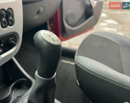 Красный Дачия Sandero StepWay, объемом двигателя 1.6 л и пробегом 100 тыс. км за 6700 $, фото 21 на Automoto.ua