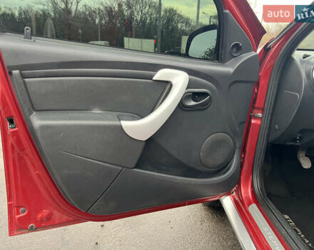 Красный Дачия Sandero StepWay, объемом двигателя 1.6 л и пробегом 100 тыс. км за 6700 $, фото 18 на Automoto.ua