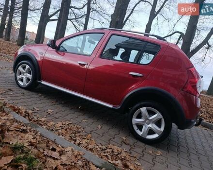 Красный Дачия Sandero StepWay, объемом двигателя 1.6 л и пробегом 145 тыс. км за 7300 $, фото 2 на Automoto.ua