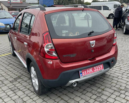 Красный Дачия Sandero StepWay, объемом двигателя 1.6 л и пробегом 211 тыс. км за 5600 $, фото 2 на Automoto.ua
